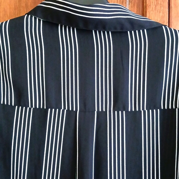 Express portfolio blouse black and white stipes - Picture 7 of 9